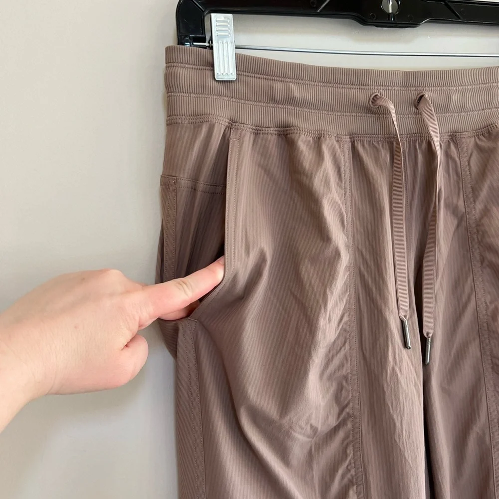 Lululemon NWT Dance Studio Relaxed-Fit Mid-Rise Cargo Jogger, Taupe Brown, S